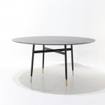 Table ESTER avec plateau rond en marbre noir de Guinée diamètre 107cm et base en métal noir