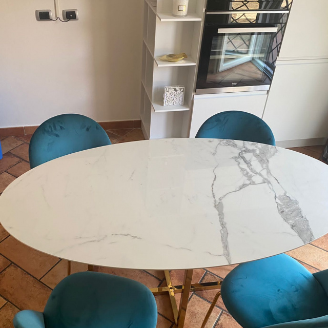 Table à manger ovale 180 cm ROWENA en céramique