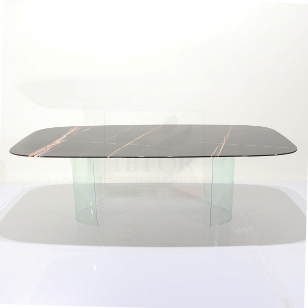 Stół GIOTTO z blatem w kształcie beczki z prawdziwego marmuru o wymiarach 220x120 i szklaną podstawą