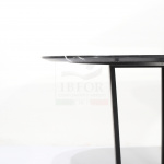 Tavolo KROSS quadrato con piano in marmo nero marquina 160x160 cm e base in metallo laccato nero