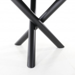 Mesa INTRECCIO con tapa de barril de 200x110 cm en cerámica efecto mármol Statuario y base de metal lacado en negro
