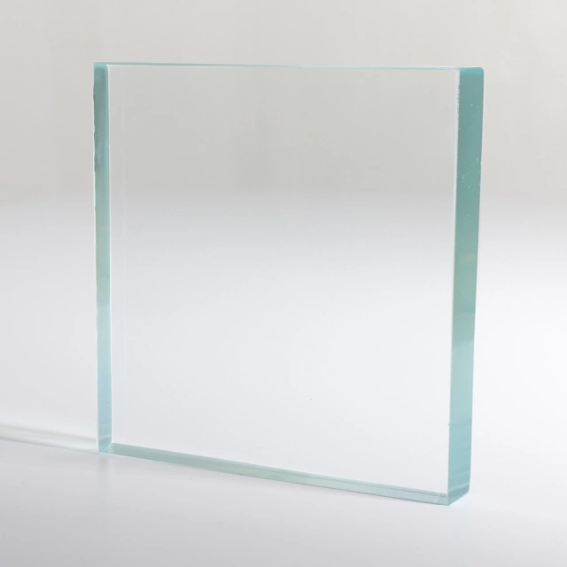 Extra clear glass - Thickness available 12 - 15 - 19 mm