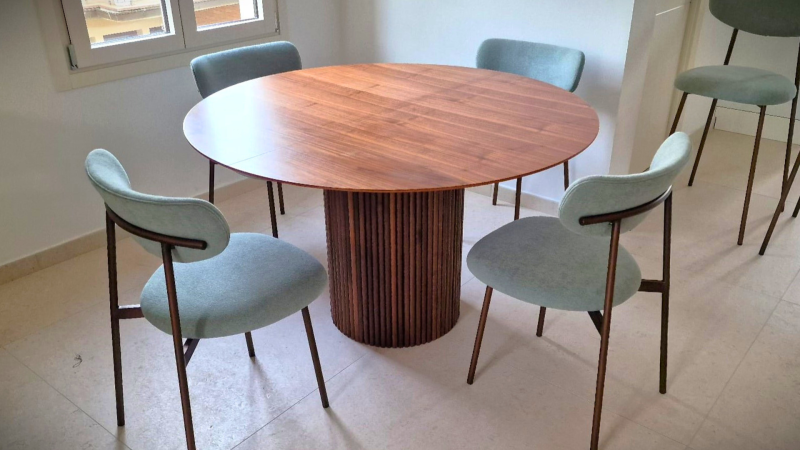 Canaletto walnut millerighe table and Marella chair