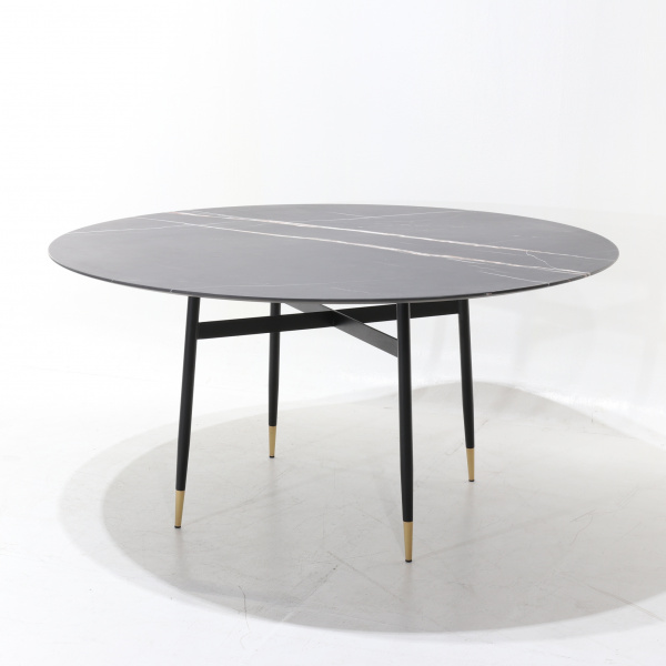 Mesa ESTER con tapa redonda de mármol de guinea negro de 107cm de diámetro y base de metal negro