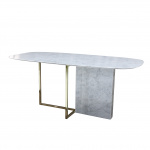 Table ARIZONA avec base en métal et marbre et plateau en marbre de Carrare en forme de tonneau mesurant 180x90 cm