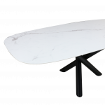 Tavolo INTRECCIO con piano a botte 200x110 cm in ceramica effetto marmo Statuario e base in metallo laccata nera