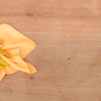 Praktische Tipps für die Reinigung und Pflege von Holzmöbeln - Wie man Holzmöbel langfristig pflegt
