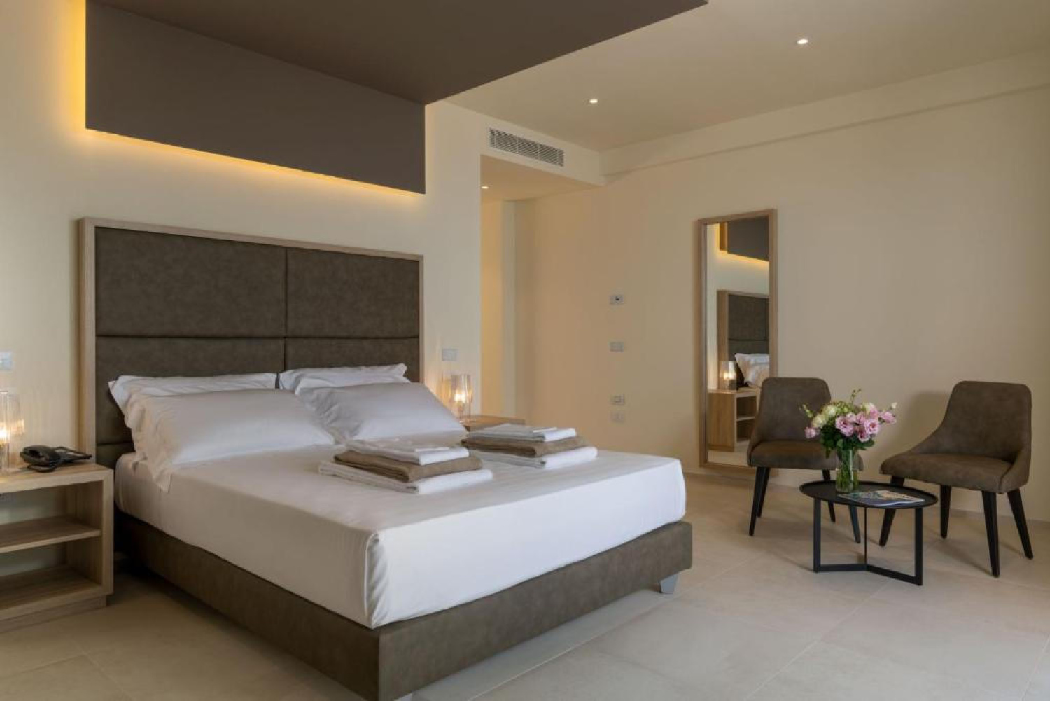 PALACE LIDO HOTEL & SUITES W CECINIE - IBFOR - Your design shop