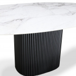 Tavolo MILLERIGHE con base in legno e piano in ceramica effetto marmo arabescato ovale misura 140x80 cm